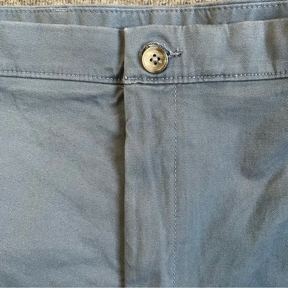Roundtree & Yorke Men's The Cloud Shorts Flat Front Khaki Shorts